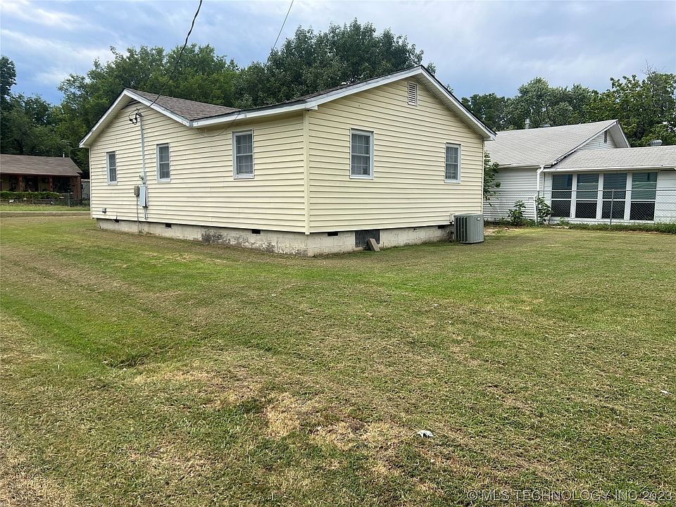701 N Oak St, Checotah, OK 74426 MLS 2327636 Zillow