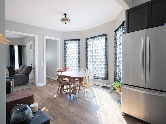 4th image of 1025 Rivermet Ave