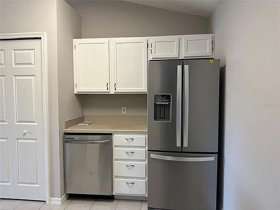 4th image of 40604 Central Ave