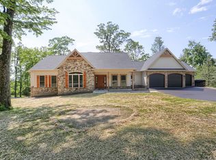 11409 Weatherstone Dr, Waynesboro, PA 17268