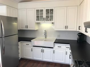 326 Ridgeview Dr E, Wayzata, MN 55391