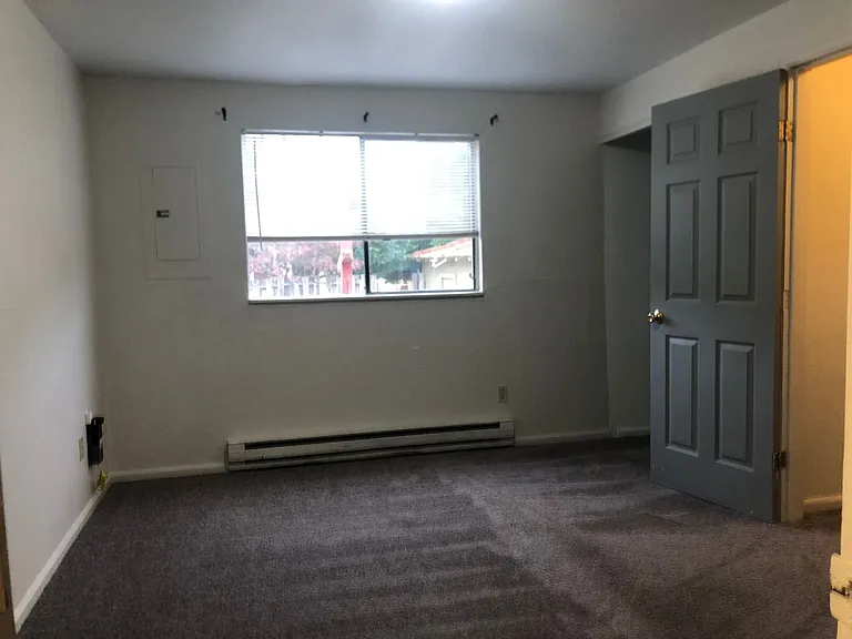 1221 Franklin St — Photo 9