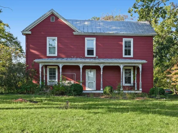 106 Leftwich St, Gretna, VA 24557