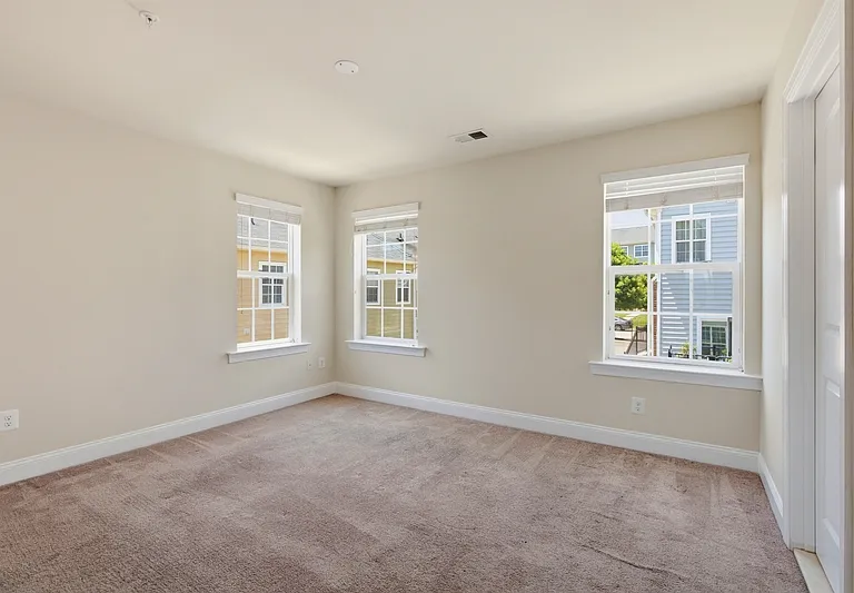 300 Camillia Pl — Photo 11