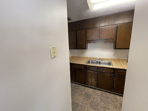 5th image of 215 Darsey Rd APT 24