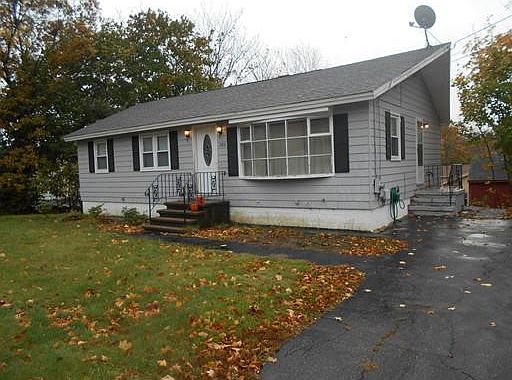 2nd image of 1192 Hildreth St