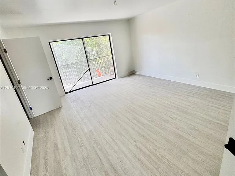 8010 NW 27th Pl — Photo 6