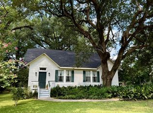 608 Church St, Woodville, MS 39669