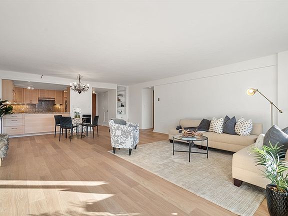 5th image of 45 Longwood Ave APT 512
