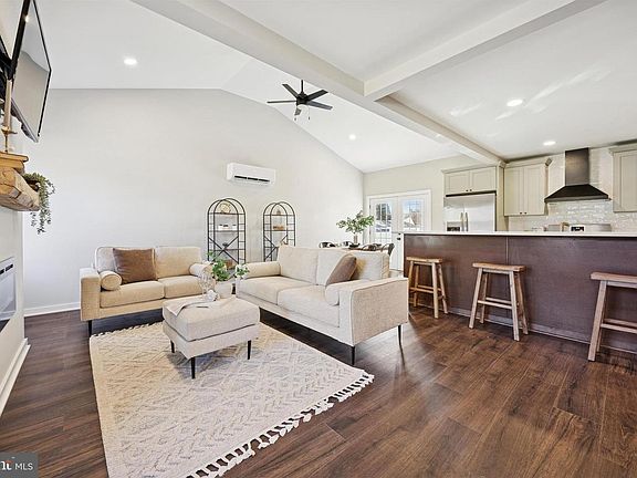 4th image of 27 Almond Ln