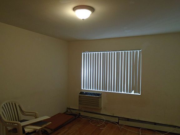 2nd image of 7622 Grand Central Pkwy APT 1R