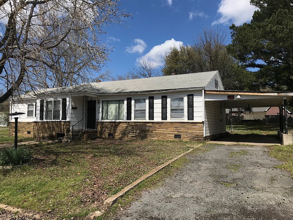 1st image of 503 W Caddo Ave