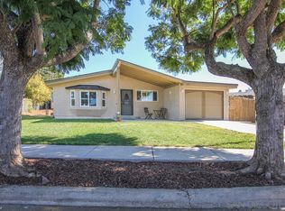 417 Santa Clara Dr, Vista, CA 92083