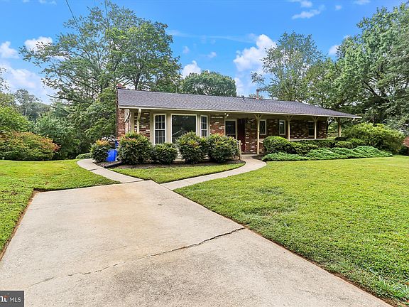 2nd image of 6724 Sulky Ln