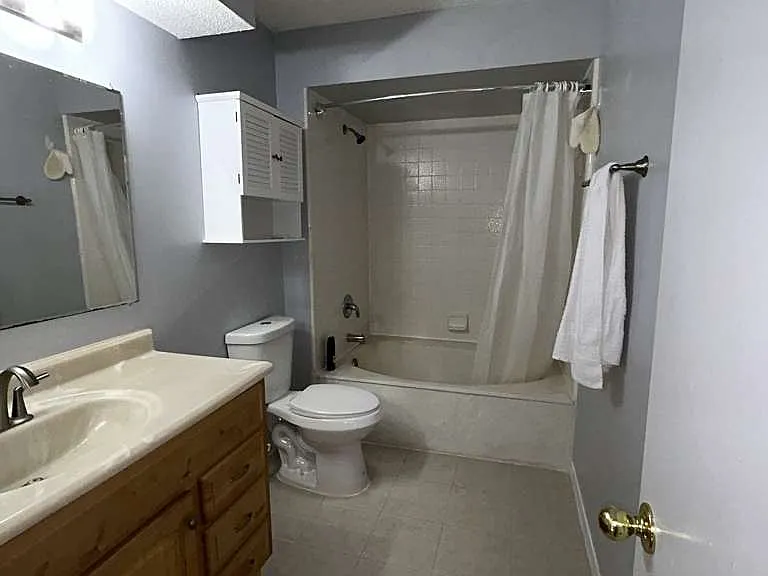3015 Candlewyck Ln E — Photo 13