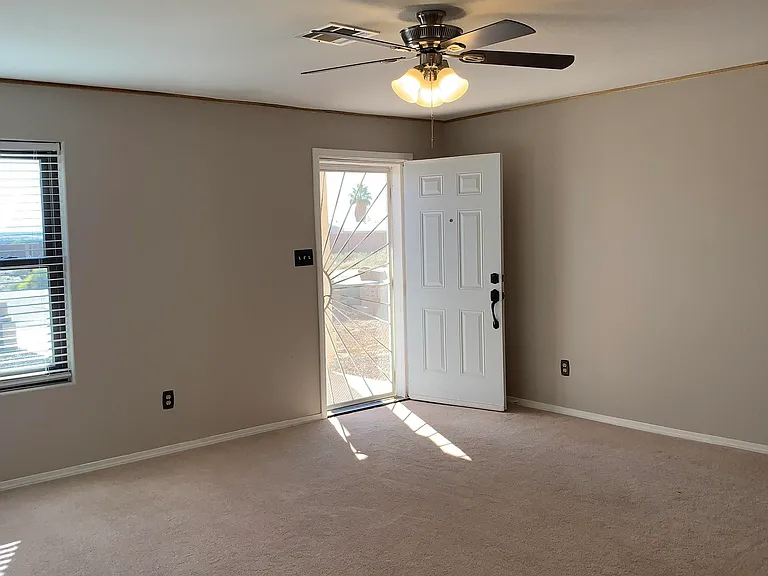 36360 E Margaret St — Photo 2