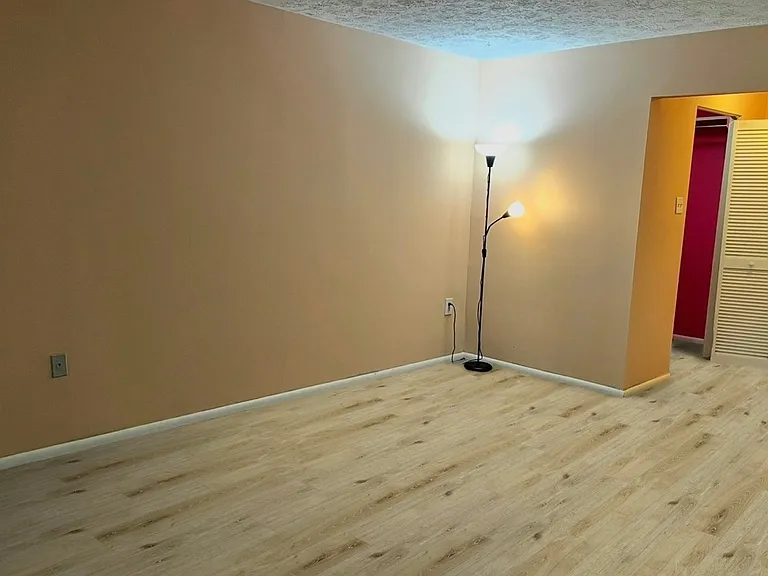 7712 Hanover Pkwy #103 — Photo 4