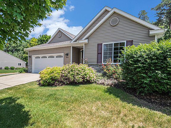 2nd image of 9963 Whispering Woods Dr