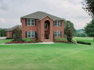 1230 Country Club Rd, Dandridge, TN 37725