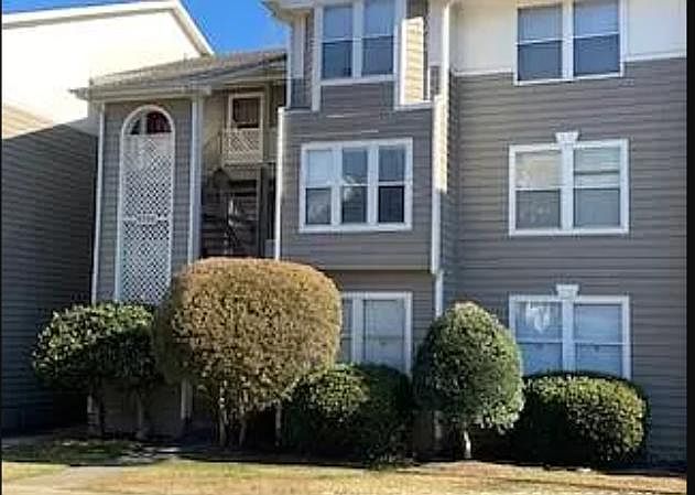1st image of 6768 Willowbrook Dr APT 3