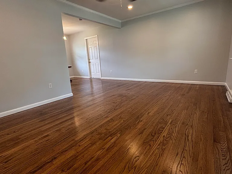 2245 Edgar Rd — Photo 9
