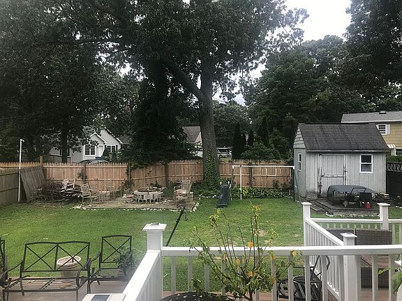 2nd image of 114 Swan Blvd