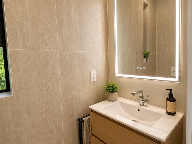 404 W 51st St #2C — Photo 5