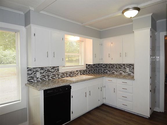 4th image of 906 Noel Dr