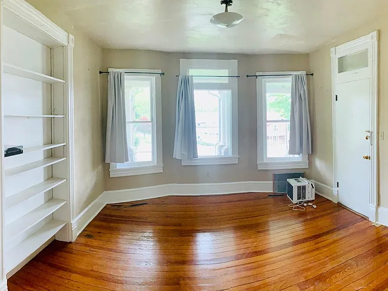 538 E Market St #2 — Photo 2