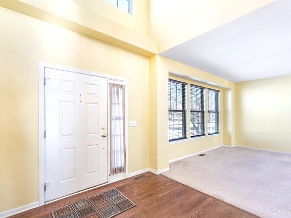 4th image of 9915 Berkshire Ln