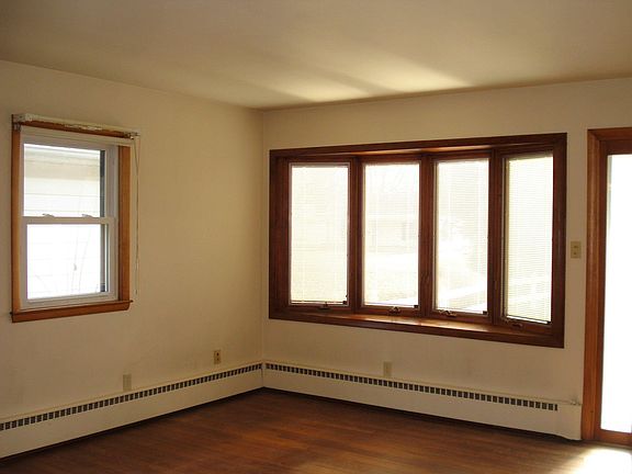 5th image of 475 Yates St