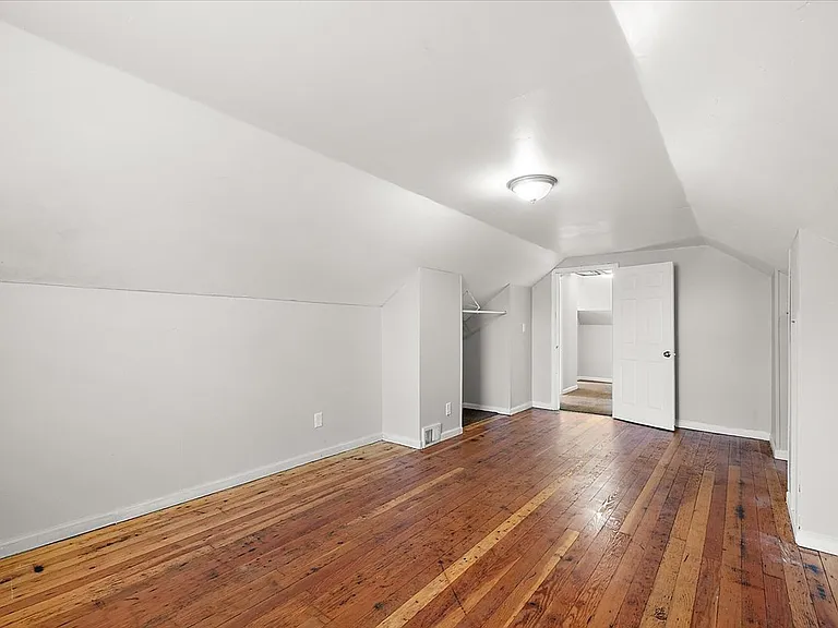 10500 Somerset Ave — Photo 27