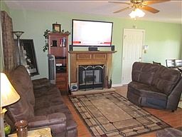 5th image of 609 Flower Dr