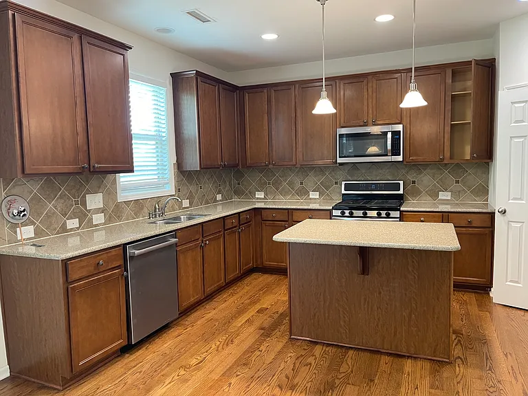 119 Gathering Pl — Photo 15