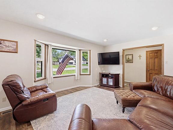5th image of 4341 SE 26th Ter