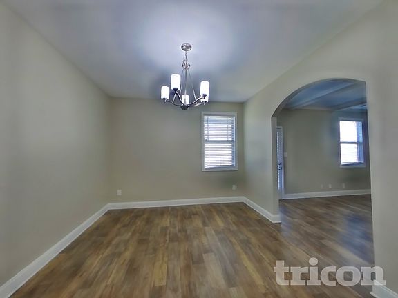 4th image of 1324 Black Oak Cir