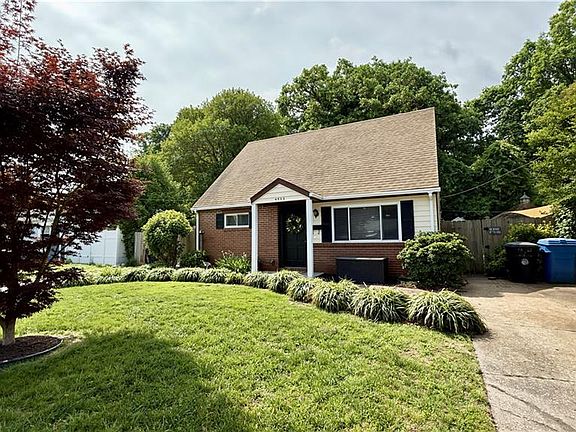4th image of 4933 Carnation Ave