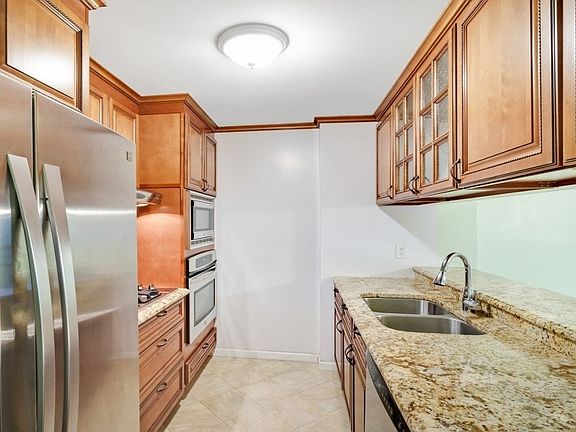 5th image of 2825 W 27th St