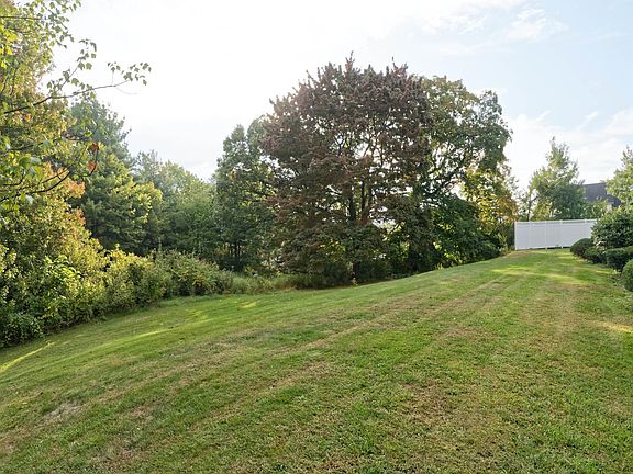 5th image of 534 Columbia St Ext