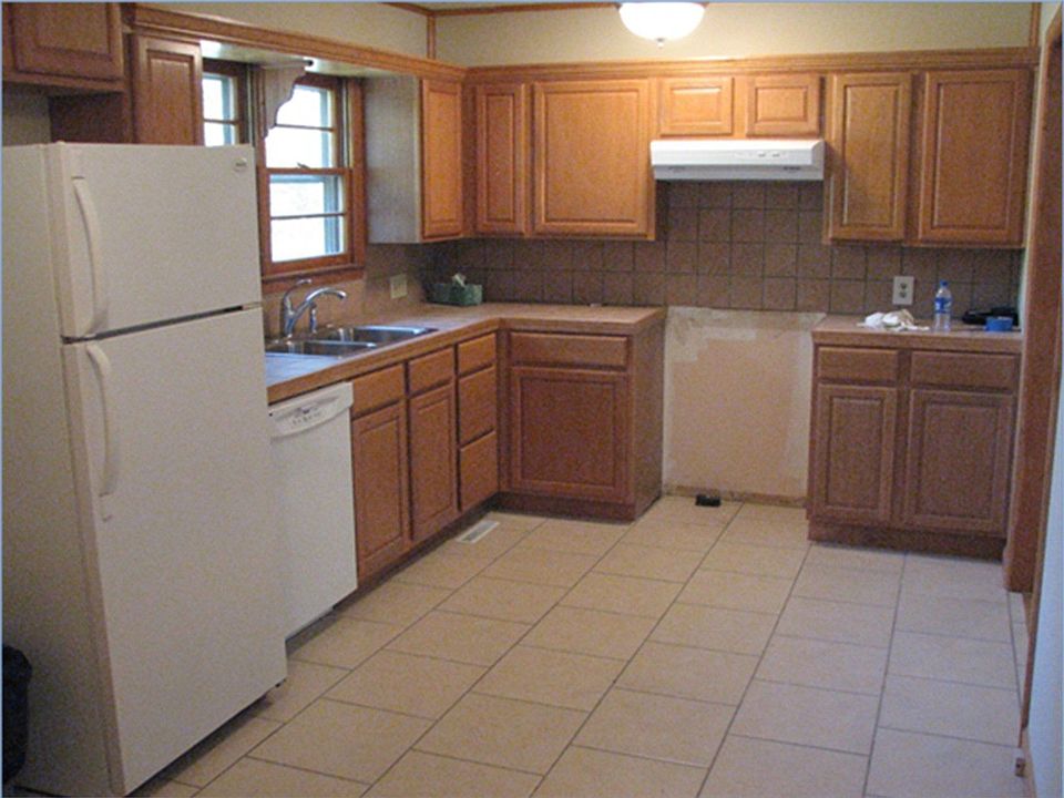 2nd image of 902 W 27th St