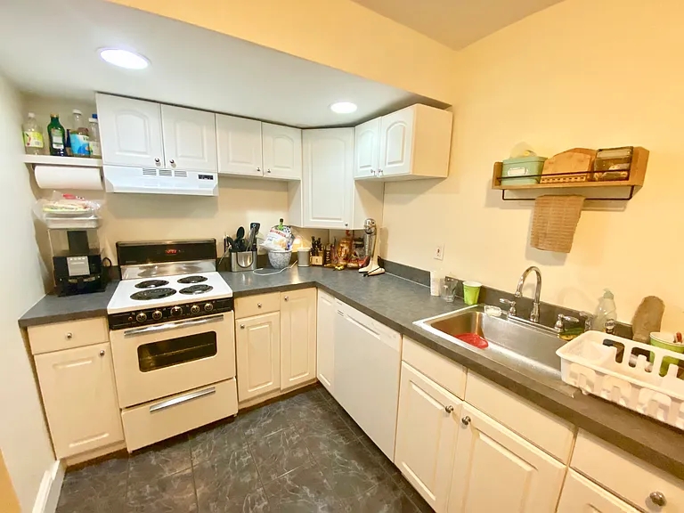 525 Beacon St #0 — Photo 3