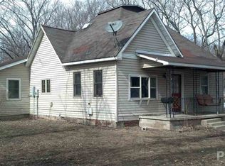 405 N Main St, Forest City, IL 61532
