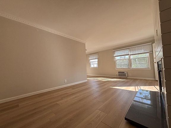 3rd image of 12101 Hoffman St APT 8