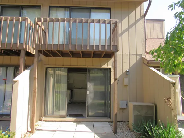 34 Montego Colony APT 5, Fox Lake, IL 60020