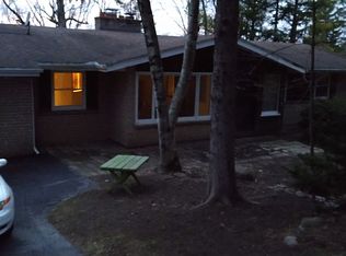 595 W Ravenswood Hills Cir, Brookfield, WI 53045