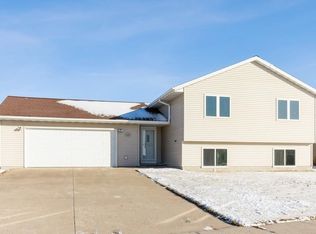 620 N Perkins St, Lone Tree, IA 52755