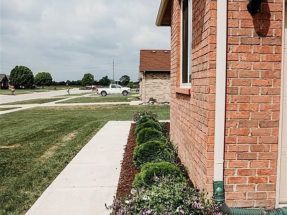 3rd image of 31134 Lions Pointe Dr
