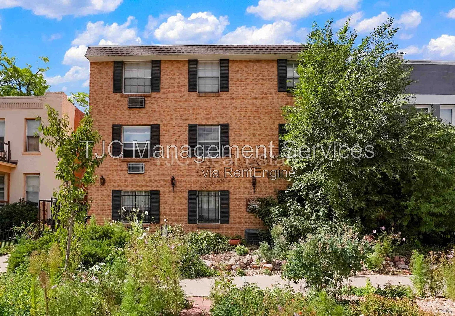 1 bed, 1.0 bath, 435 sqft, $885 — Photo 3