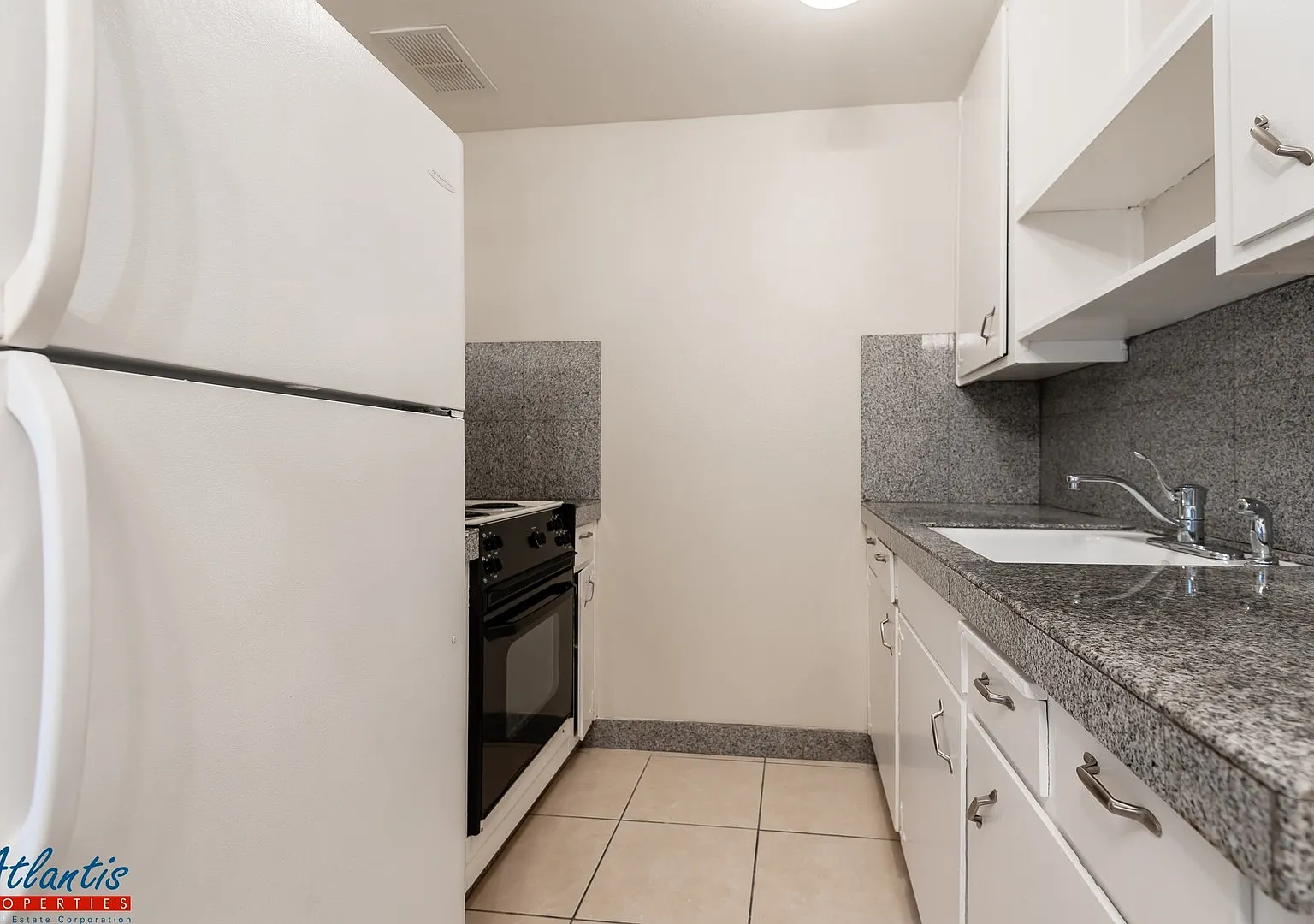 Karen 2318 — Photo 3