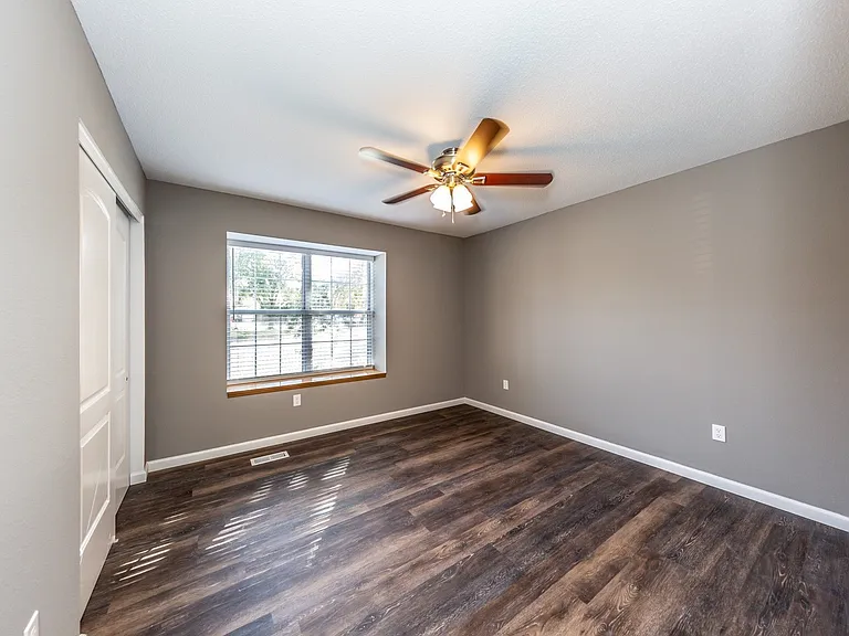 1113 S Walnut St — Photo 25